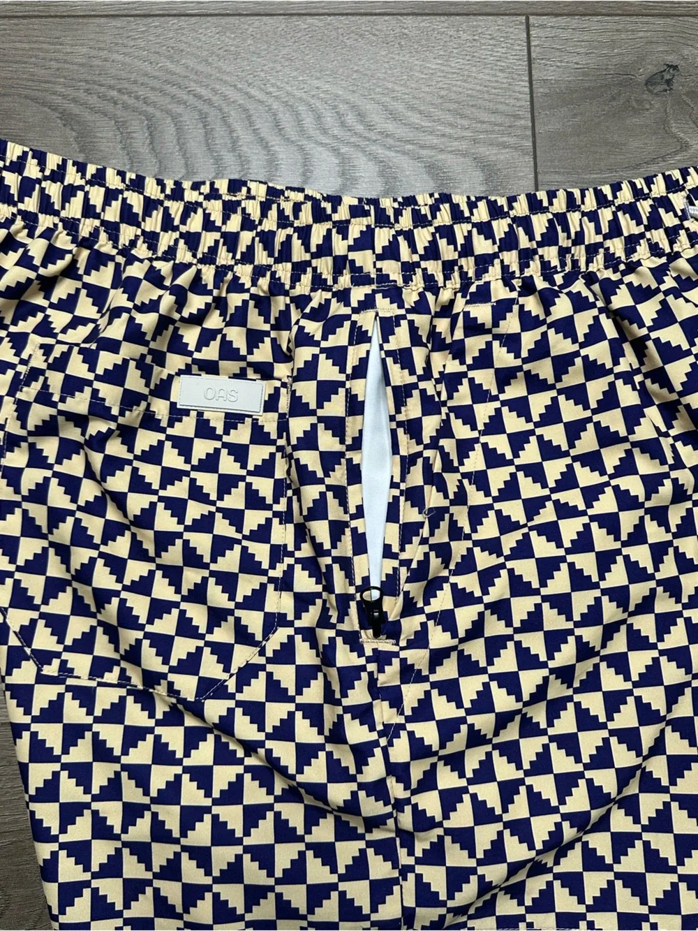 OAS Puzzle Print Lined Swim Shorts Tan Navy Blue Size Large